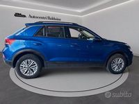 Usata VW T-Roc Life 150 CV (110 kW) 2023 Blue reef metalizzato SUV