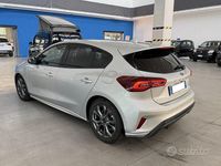 Usata Ford Focus ST-Line 116 CV (85 kW) 2024 Argento metallizzato Berlina