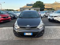Usata Kia Rio EX 75 CV (55 kW) 2012 Grigio Berlina