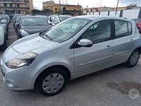 Usata Renault Clio II 75 CV (55 kW) 2011 Argento Berlina