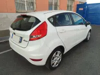Usata Ford Fiesta Titanium 82 CV (60 kW) 2009 Bianco Utilitaria