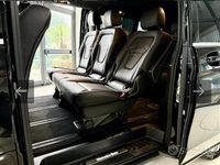 Begagnad Mercedes V300 239 HK (175 kW) 2024 Svart Minibuss