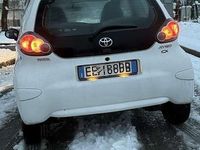 Usata Toyota Aygo Connect Style 68 CV (50 kW) 2011 Bianco Utilitaria