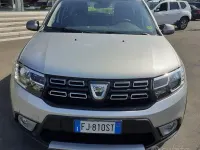 Usata Dacia Sandero Stepway 90 CV (66 kW) 2017 Argento Utilitaria