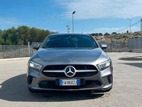 Usata Mercedes 180 116 CV (85 kW) 2019 Grigio Berlina
