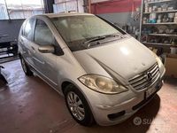 Usata Mercedes A180 Avantgarde 109 CV (80 kW) 2007 Grigio Berlina