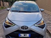 Usata Toyota Aygo Connect Style 72 CV (52 kW) 2022 Argento Utilitaria