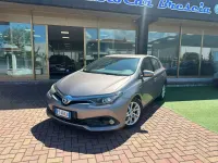 Usata Toyota Auris Hybrid Active 99 CV (72 kW) 2016 Grigio Berlina