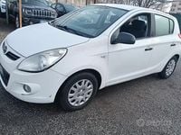 Usata Hyundai i20 77 CV (56 kW) 2009 Bianco Utilitaria