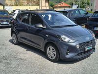 Usado Hyundai i10 Advanced 67 CV (49 kW) 2023 Gris Utilitario