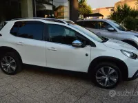 Usata Peugeot 2008 Crossway 120 CV (88 kW) 2017 Bianco SUV