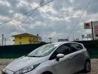 Usata Ford Fiesta 75 CV (55 kW) 2015 Grigio Utilitaria