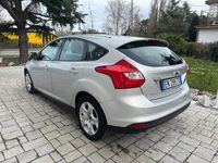 Begagnad Ford Focus 95 HK (69 kW) 2012 Grå Sedan