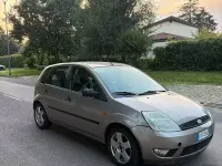 Usata Ford Fiesta 68 CV (50 kW) 2002 Grigio Utilitaria