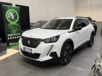 Usata Peugeot 2008 Allure 110 CV (80 kW) 2022 Bianco SUV