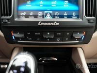 Usata Maserati Levante 275 CV (202 kW) 2017 Grigio SUV