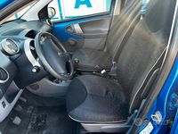 Usata Peugeot 107 68 CV (50 kW) 2010 Blu Utilitaria