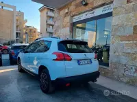 Usata Peugeot 2008 Active 68 CV (50 kW) 2013 Bianco SUV