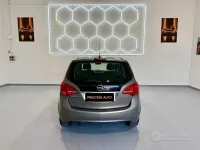 Usata Opel Meriva Cosmo 120 CV (88 kW) 2011 Marrone Monovolume
