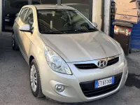 Usata Hyundai i20 Comfort 77 CV (56 kW) 2011 Grigio Utilitaria