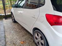 Usata Kia Venga 90 CV (66 kW) 2011 Bianco Utilitaria