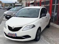Usata Lancia Ypsilon Platinum 69 CV (50 kW) 2016 Bianco Utilitaria