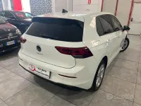 Usata VW Golf VII Life 116 CV (85 kW) 2021 Bianco Utilitaria