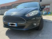 Usata Ford Fiesta 75 CV (55 kW) 2014 Nero Utilitaria