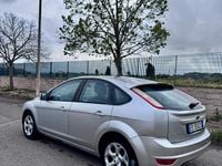 Usata Ford Focus 110 CV (80 kW) 2011 Grigio Utilitaria