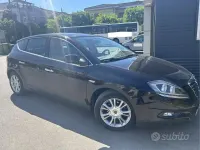 Begagnad Lancia Delta 120 HK (88 kW) 2013 Svart Halvkombi