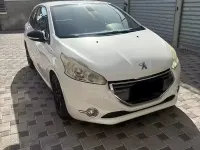 Usata Peugeot 208 Allure 68 CV (50 kW) 2012 Bianco Utilitaria