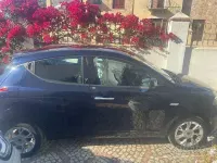 Usata Lancia Ypsilon 60 CV (44 kW) 2016 Blu Utilitaria