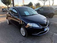 Usata Lancia Ypsilon Silver 69 CV (50 kW) 2016 Blu/azzurro Utilitaria