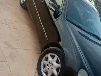 Usata Mercedes C220 Elegance 150 CV (110 kW) 2004 Nero Berlina