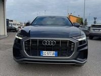 Usata Audi Q8 Sport 231 CV (169 kW) 2021 Grigio daytona SUV