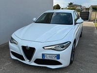 Usata Alfa Romeo Giulia 150 CV (110 kW) 2017 Bianco Berlina