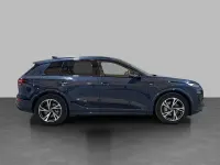 Usata Audi Q6 e-tron Business 284 kW (387 CV) 2025 Blu plasma metallizzato SUV