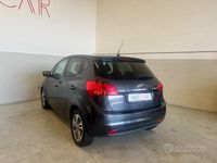 Usata Kia Venga 90 CV (66 kW) 2018 Grigio Utilitaria