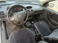 Usata Opel Corsa 75 CV (55 kW) 2001 Grigio Utilitaria