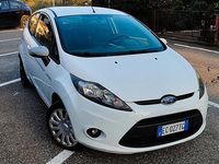 Usata Ford Fiesta 68 CV (50 kW) 2010 Bianco Utilitaria