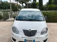 Usata Lancia Musa 77 CV (56 kW) 2012 Bianco Monovolume