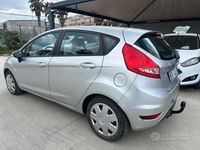 Usata Ford Fiesta 70 CV (51 kW) 2011 Grigio Utilitaria