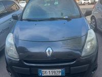 Usado Renault Clio II Dynamique 82 CV (60 kW) 2009 Negro Berlina