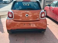 Usata Smart ForFour Basis 70 CV (51 kW) 2014 Arancione Utilitaria