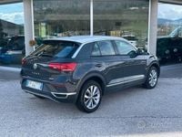 Usata VW T-Roc Advance 150 CV (110 kW) 2018 Grigio SUV