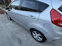 Usata Ford Fiesta 97 CV (71 kW) 2010 Grigio Berlina