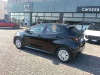 Usata Toyota Yaris Hybrid Active 92 CV (67 kW) 2024 Nero Berlina