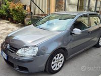 Usata VW Golf V 102 CV (75 kW) 2007 Grigio Utilitaria
