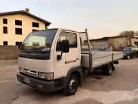 Usata Nissan Cabstar 120 CV (88 kW) 2004 Bianco Pick-up