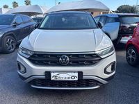 Usata VW T-Roc Life 150 CV (110 kW) 2023 Beige SUV